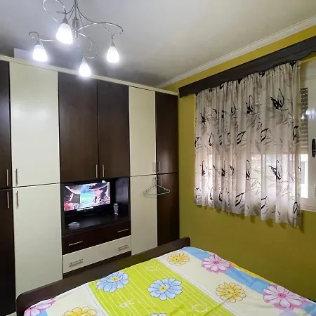 Modern Comfy With Balcony * Durrës