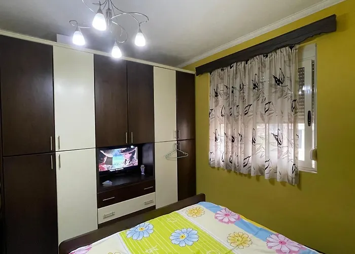 Modern Comfy With Balcony * Durrës